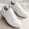 Tênis Branco Minimalista